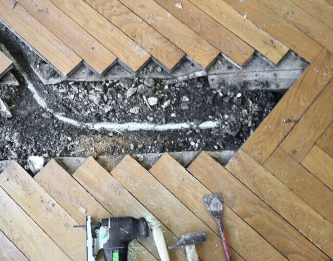 dégât des eaux sur parquet chêne massif bâtons rompus